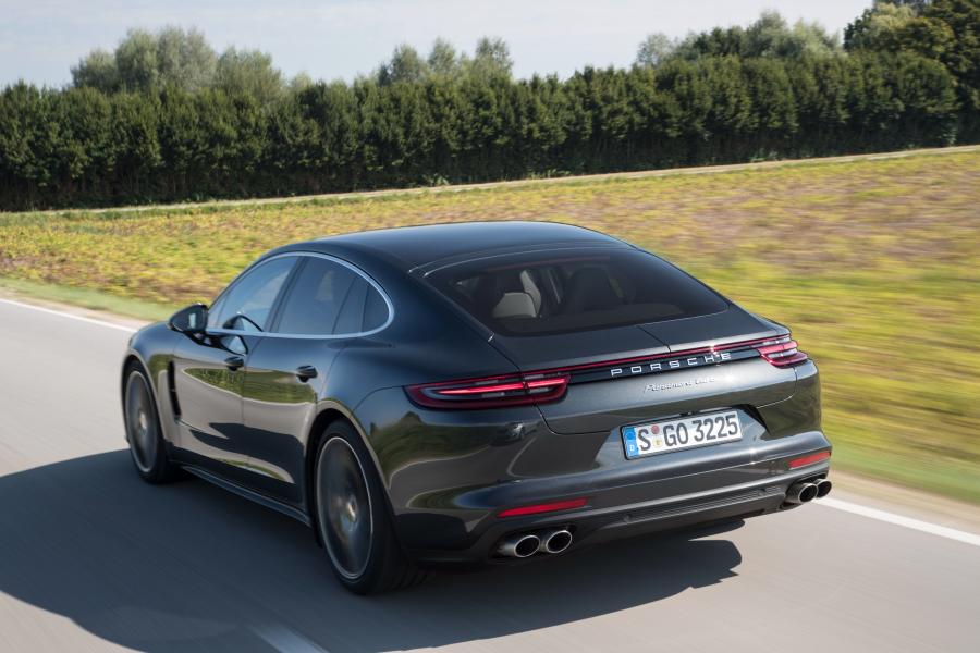  Porsche Panamera Turbo 2016 года  (фото 29 из 53)